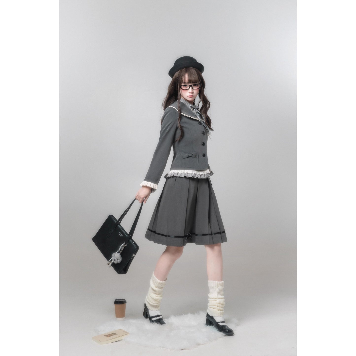 文学令嬢のジャケットとブラウスとプリーツスカート