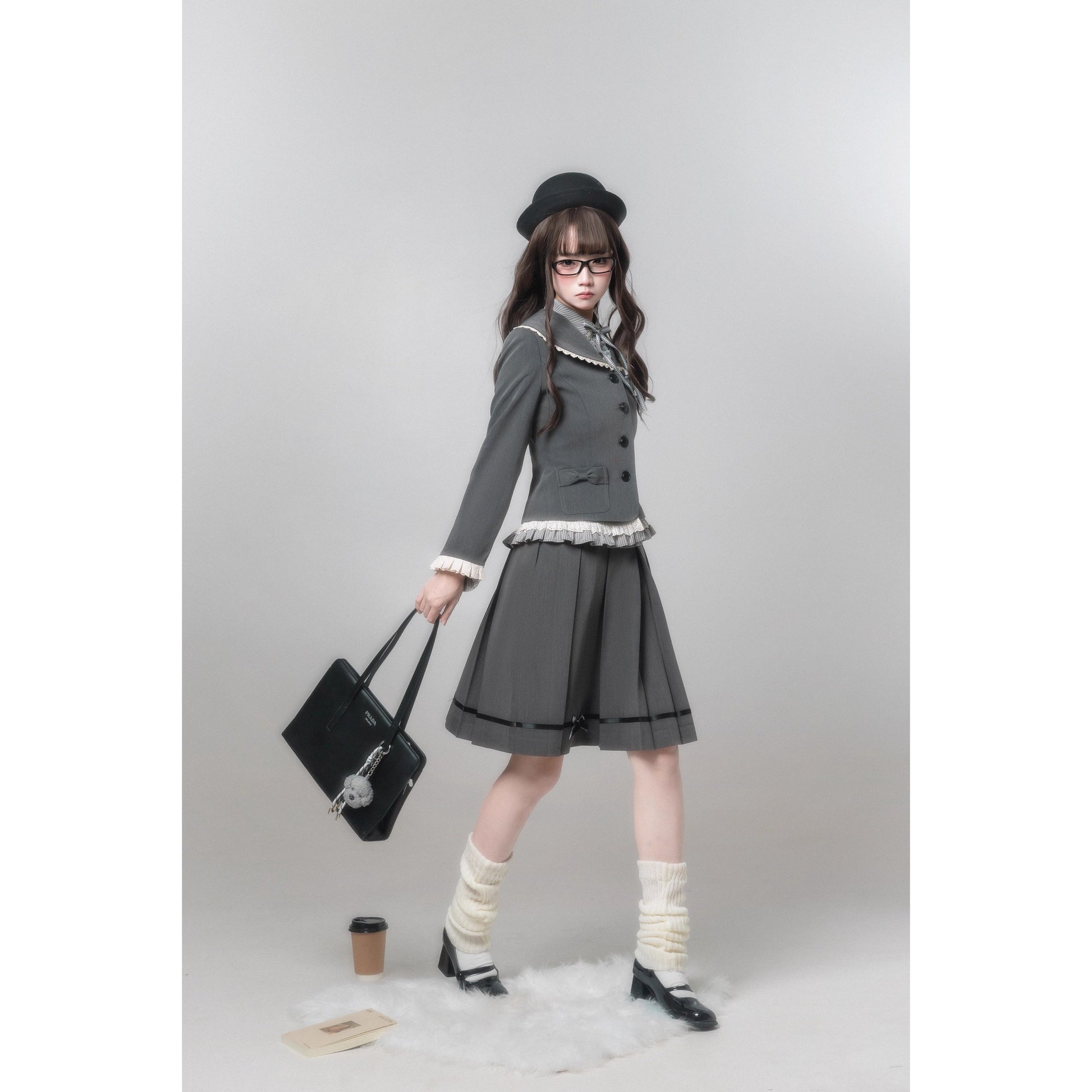 文学令嬢のジャケットとブラウスとプリーツスカート