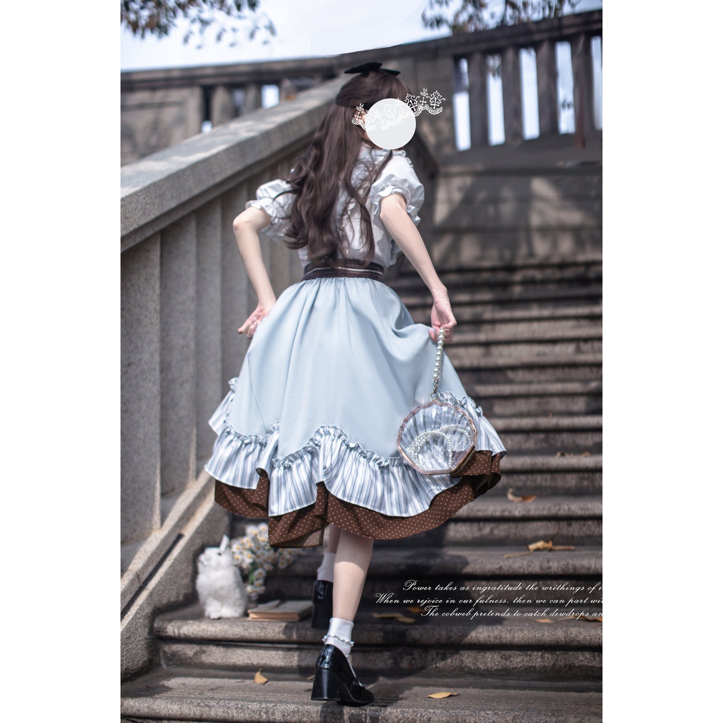 幻想のお嬢様のジャンパースカートとブラウス