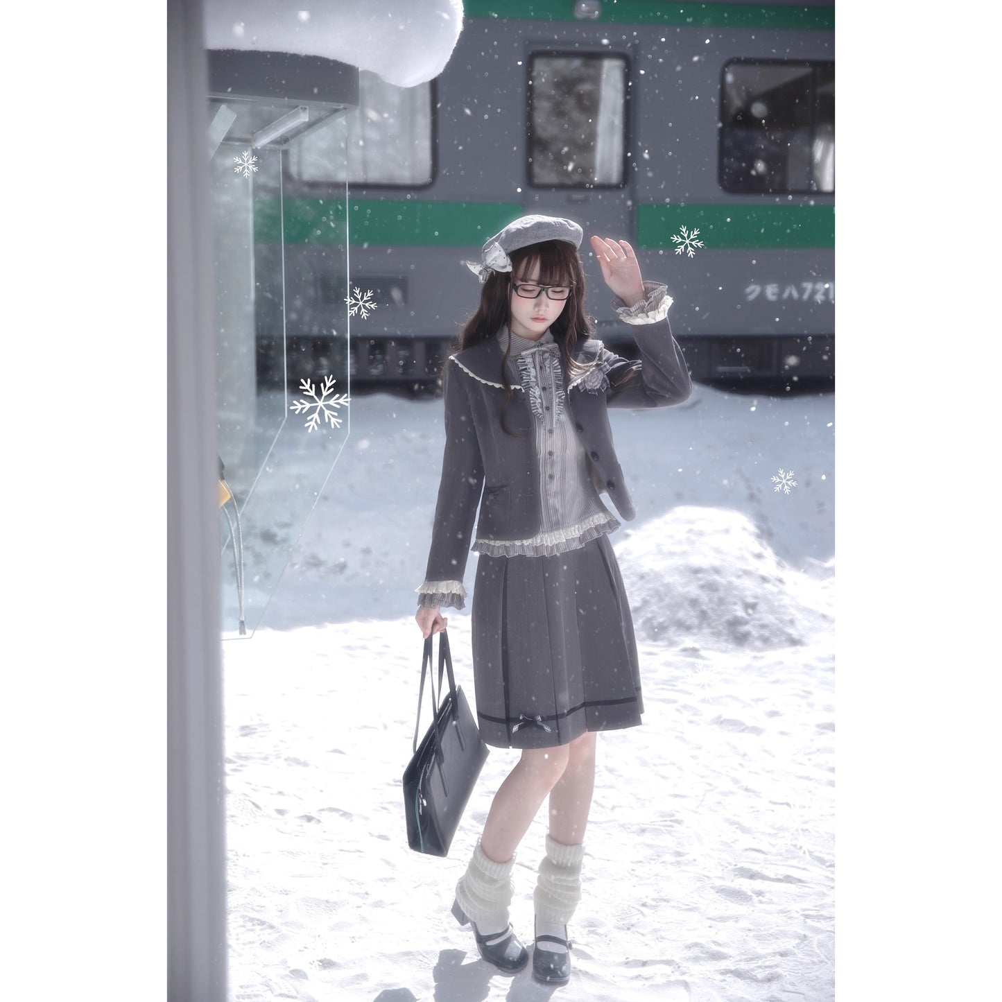 文学令嬢のジャケットとブラウスとプリーツスカート