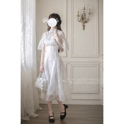 純白の令嬢のケープトップスとコルセットスカート