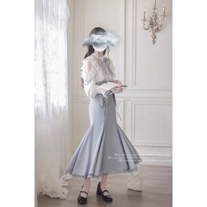 水色の令嬢のフリルトップスとコルセットスカート