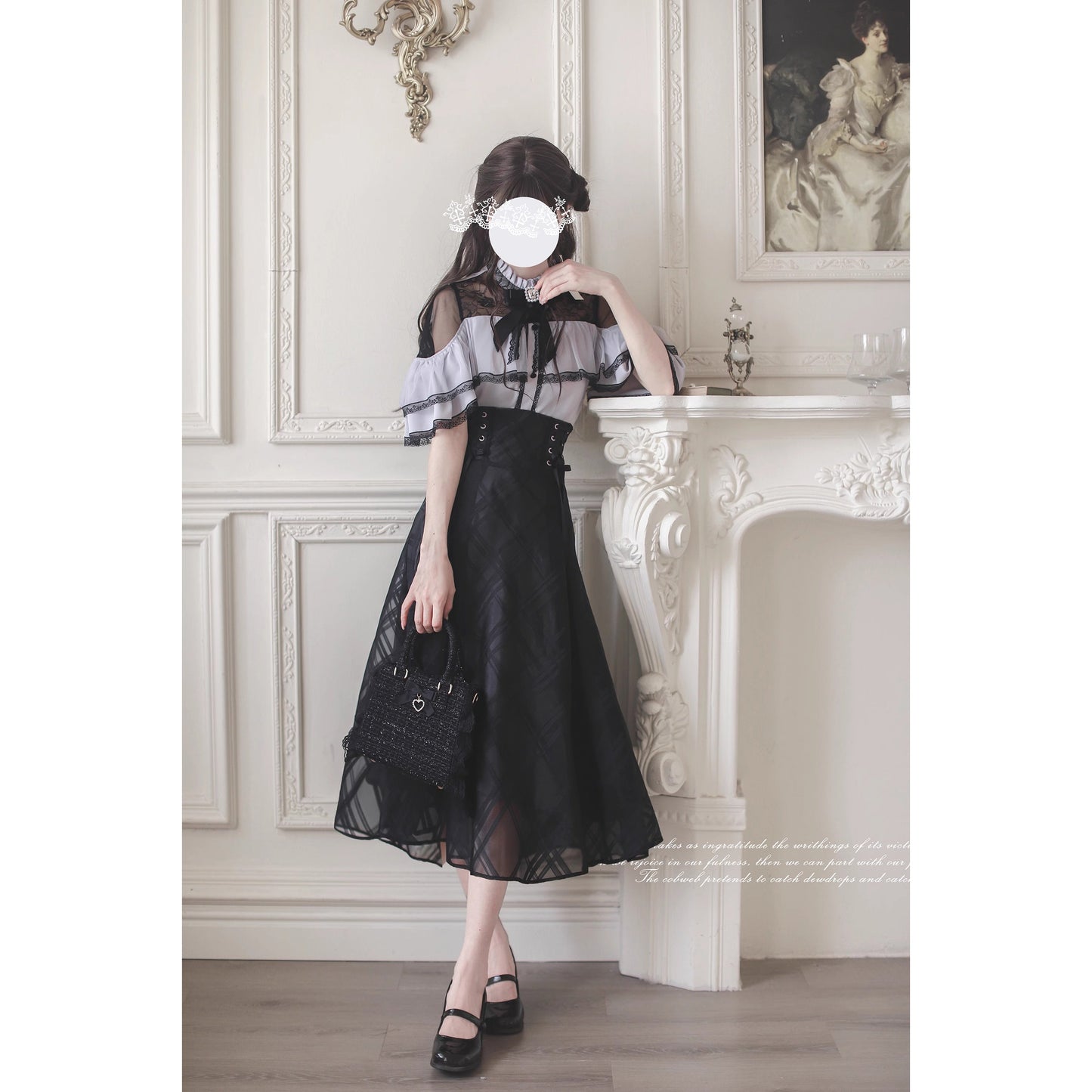 夜会の令嬢のケープトップスとコルセットスカート