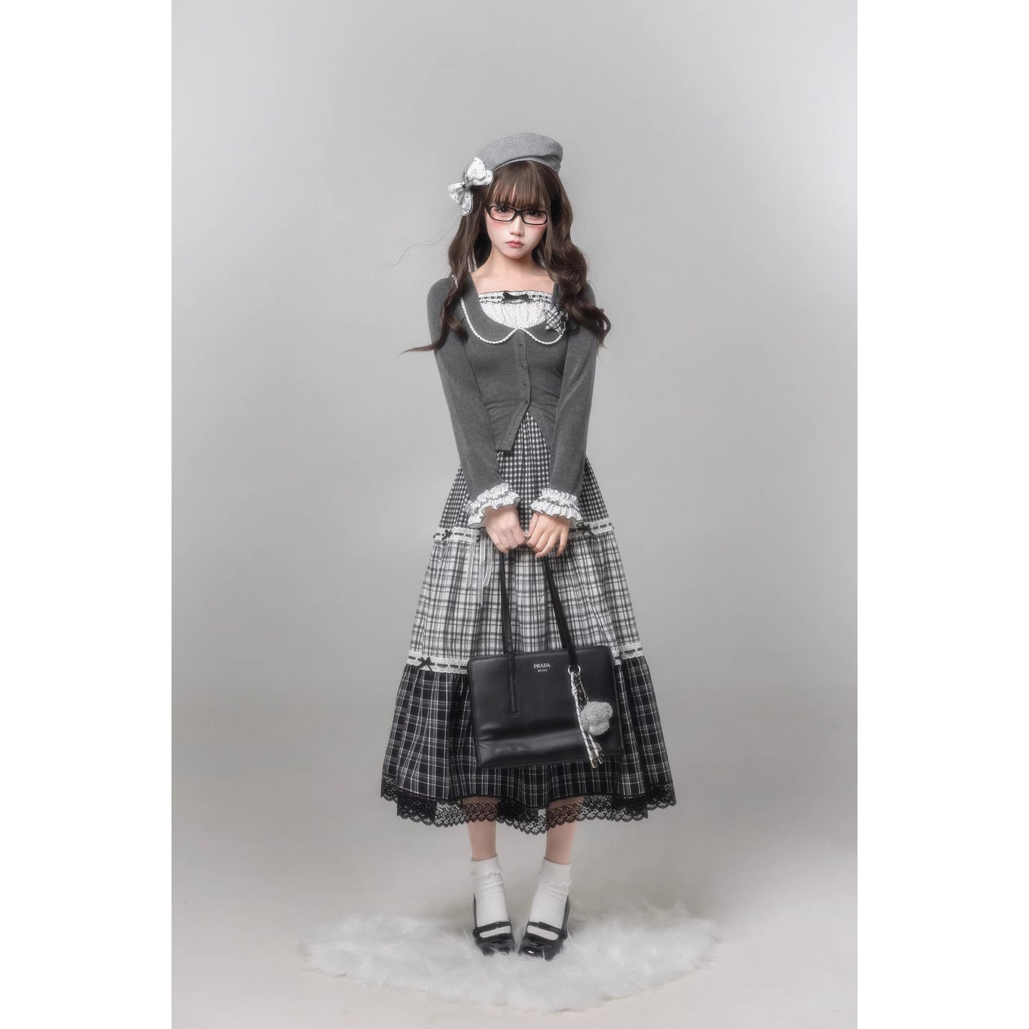 書斎のお嬢様のドッキングトップスとティアードスカート