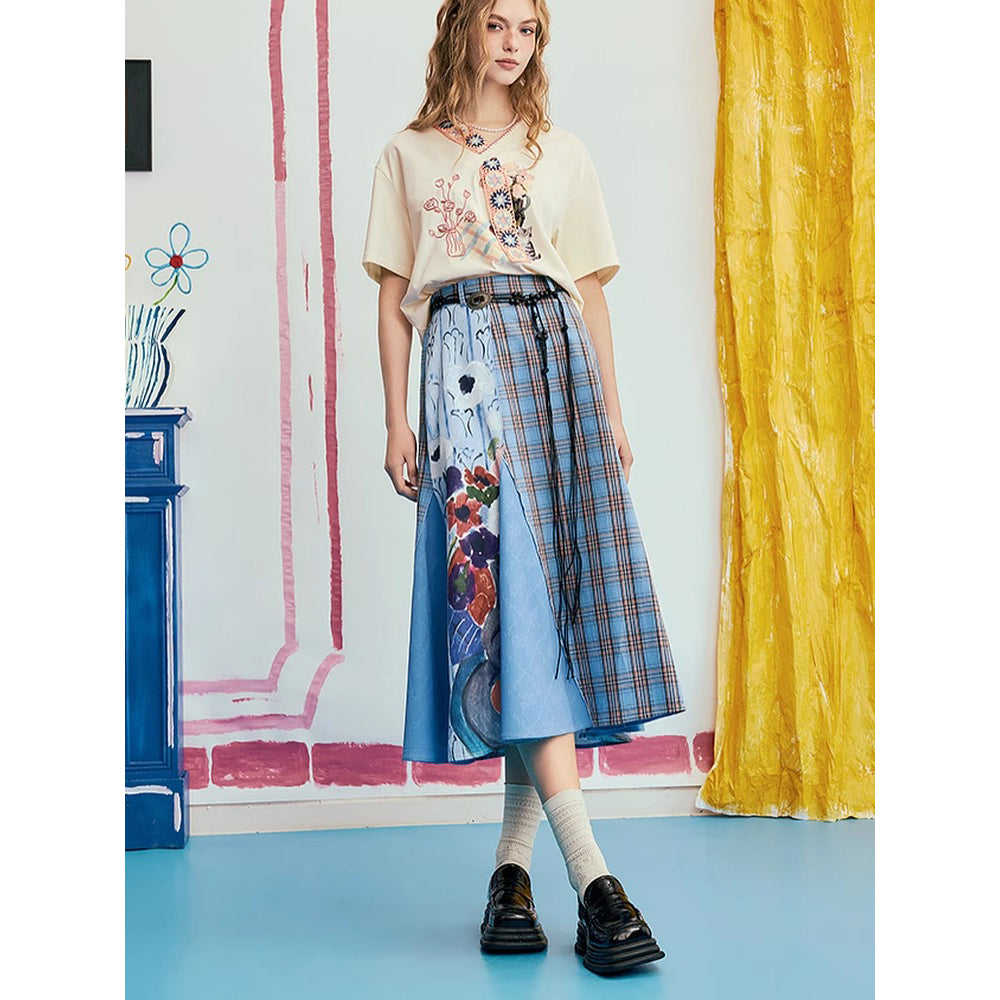 オダリスク、ブルーハーモニーの格子柄スカート