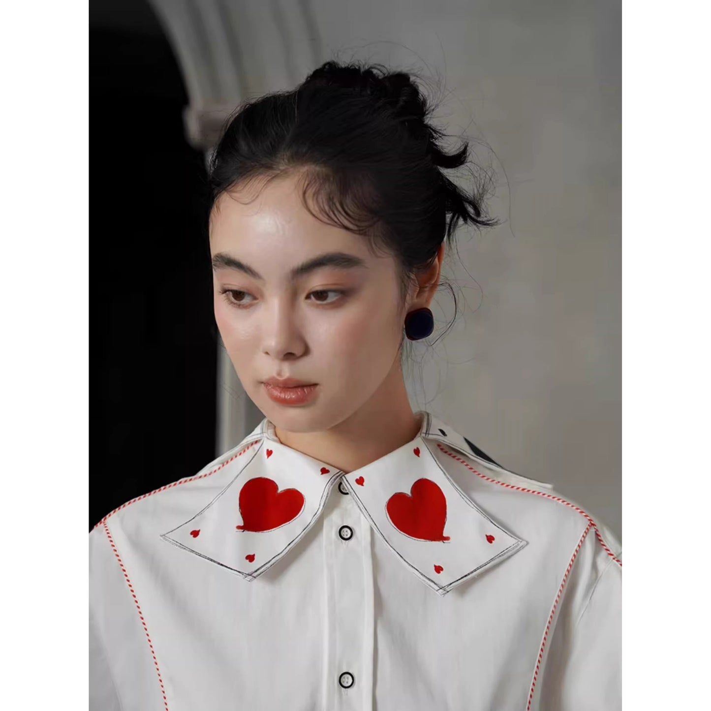 トランプのマークの刺繍ブラウス - White