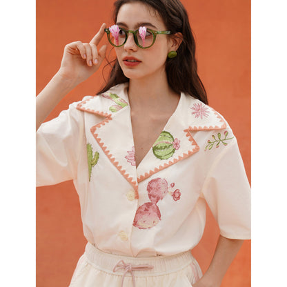 サボテンと花の刺繍レトロブラウス