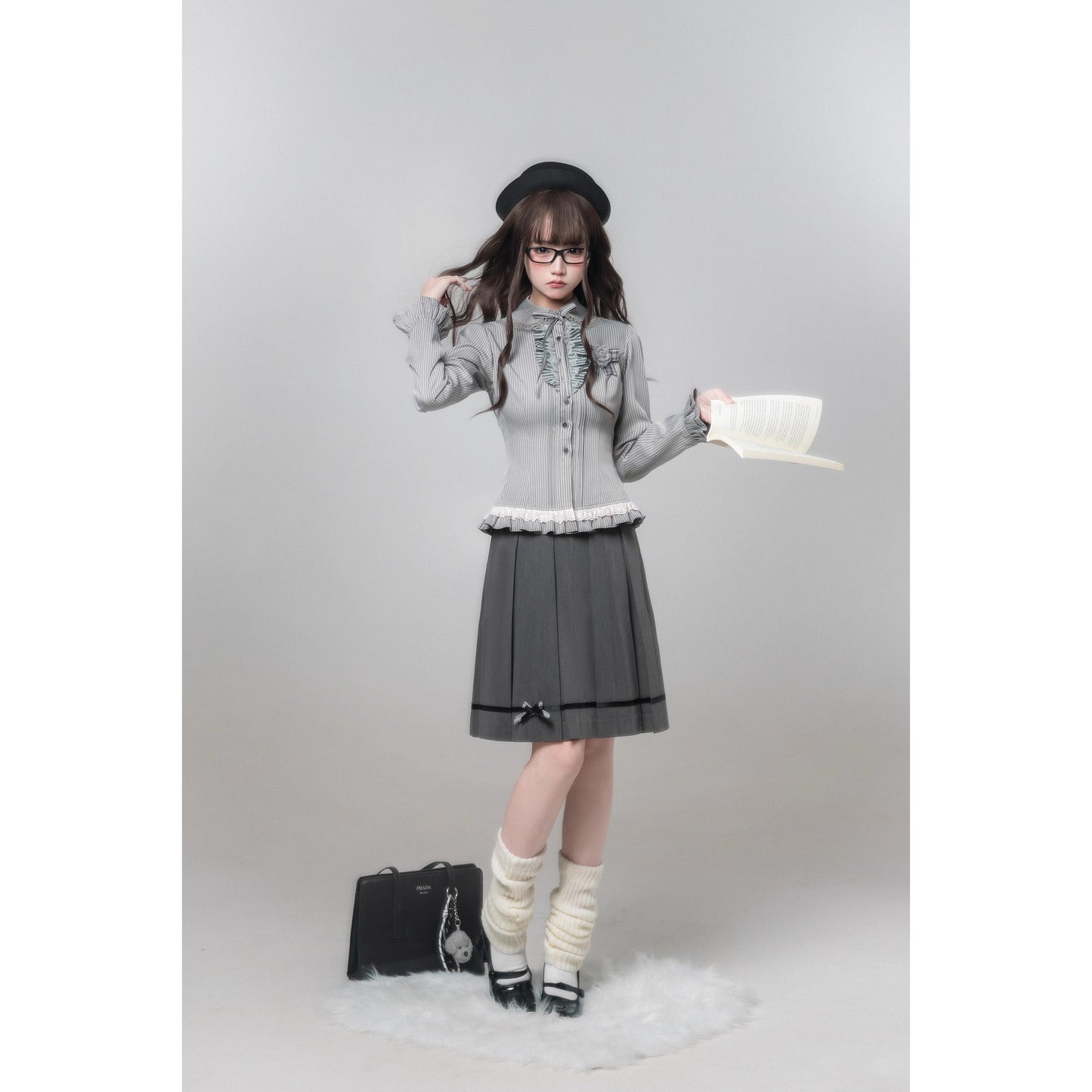 文学令嬢のジャケットとブラウスとプリーツスカート