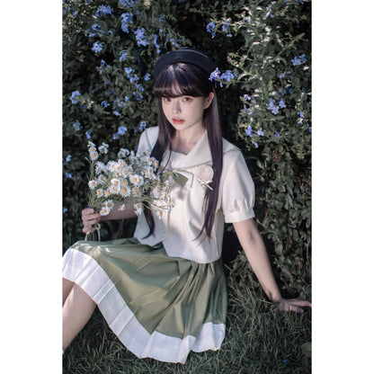 灰緑のお嬢様の文学セーラーブラウスとプリーツスカート