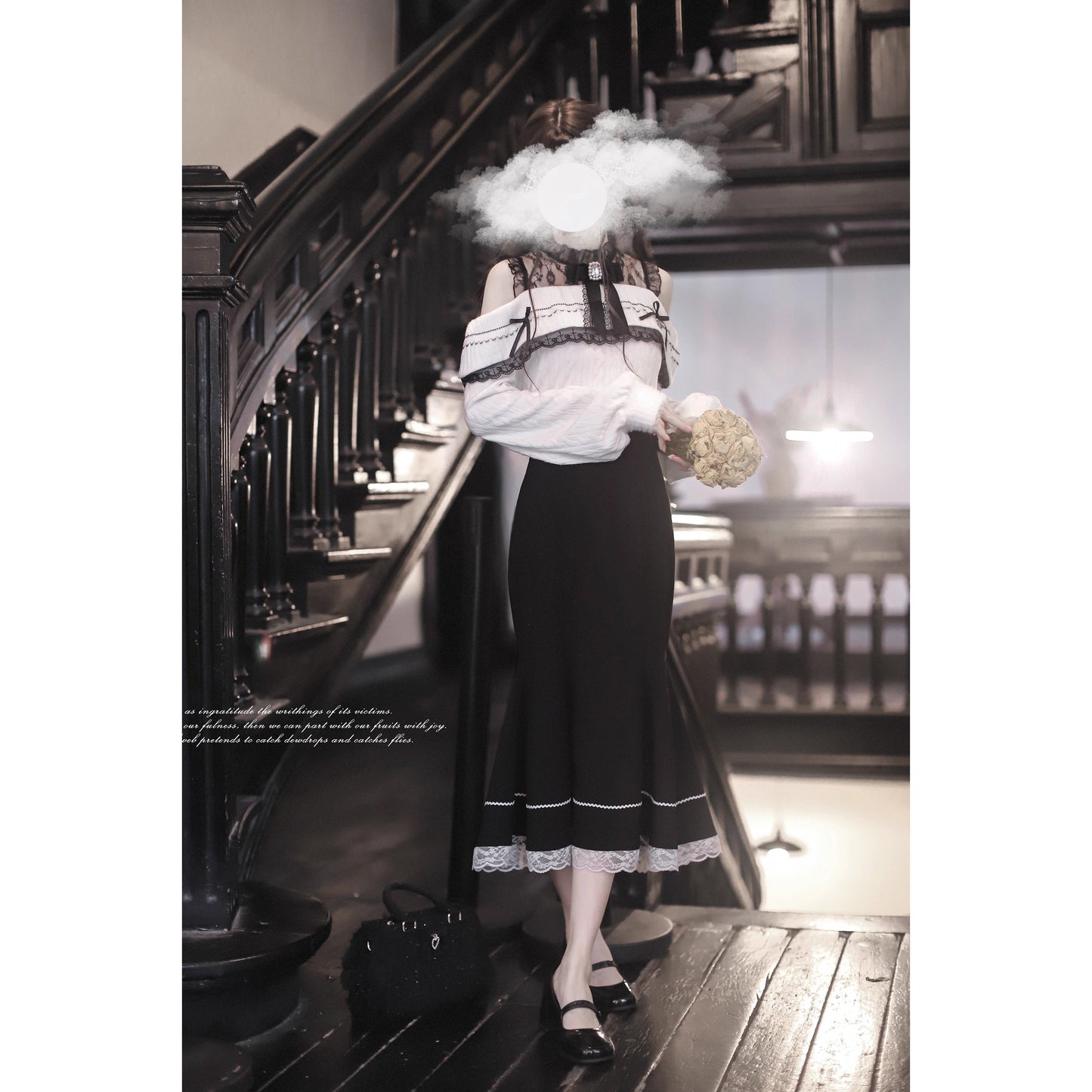 夜会の令嬢のニットトップスとマーメイドスカート