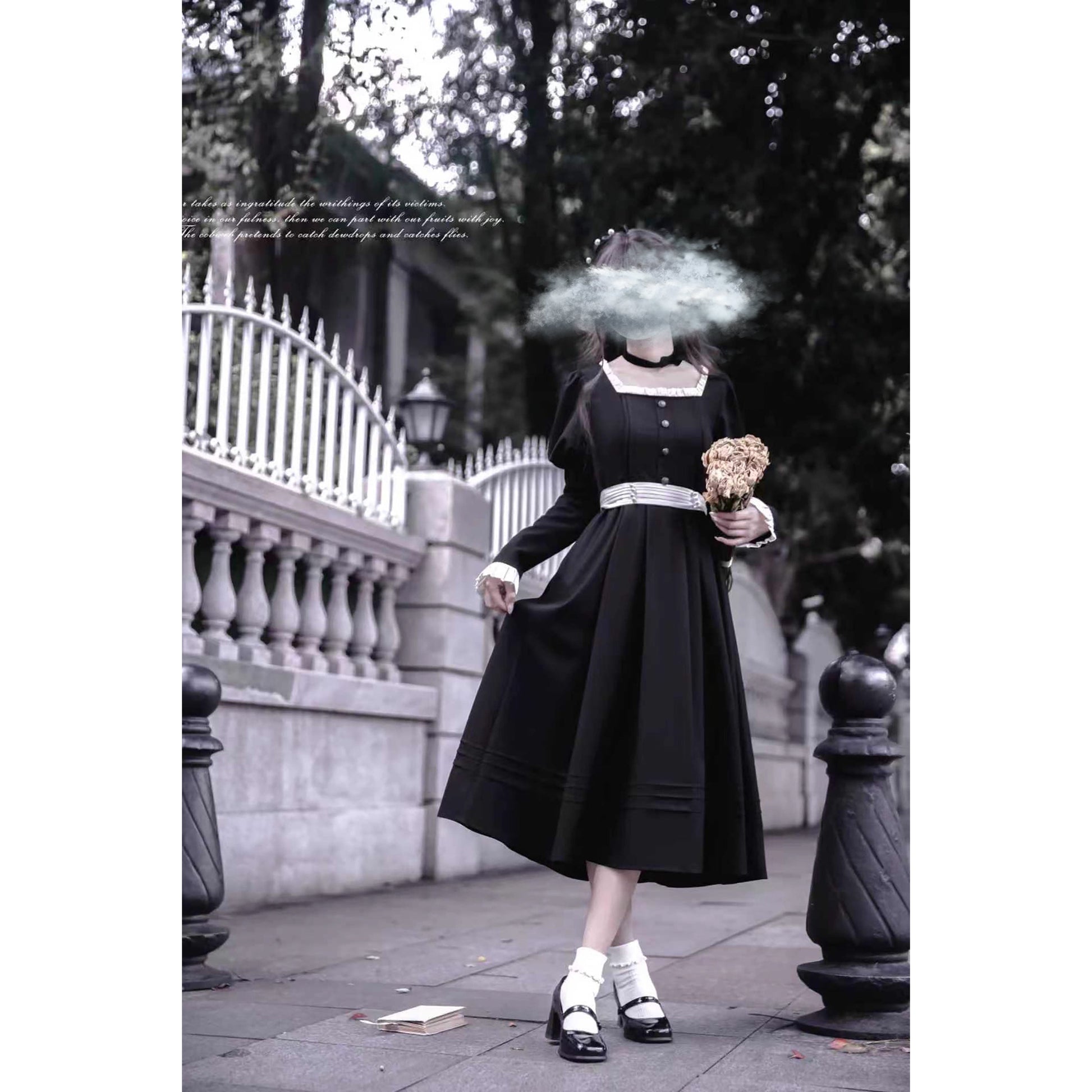 漆黒の舞踏会のクラシカルワンピース