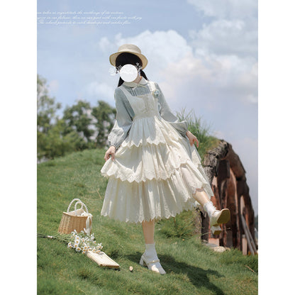 幻想曲を奏でる刺繍ジャンパースカートとブラウス