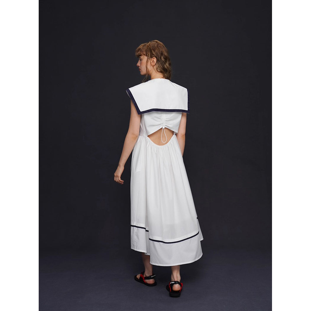 船乗り少女のセーラーワンピース