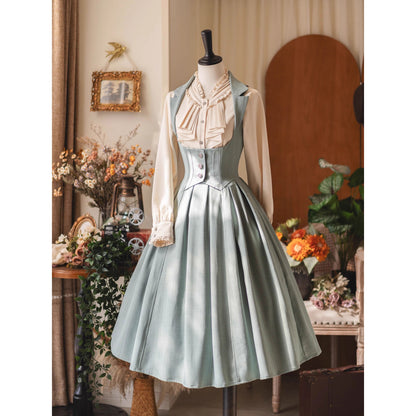 英国のお嬢様のクラシカルブラウス