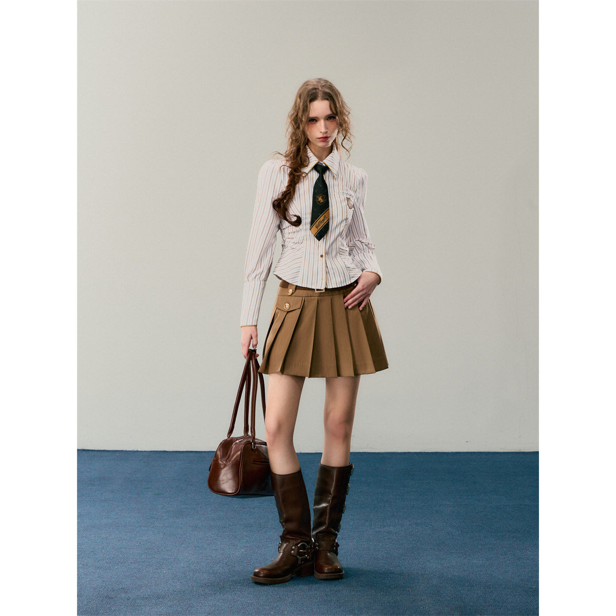 魔法学校のストライプブラウス