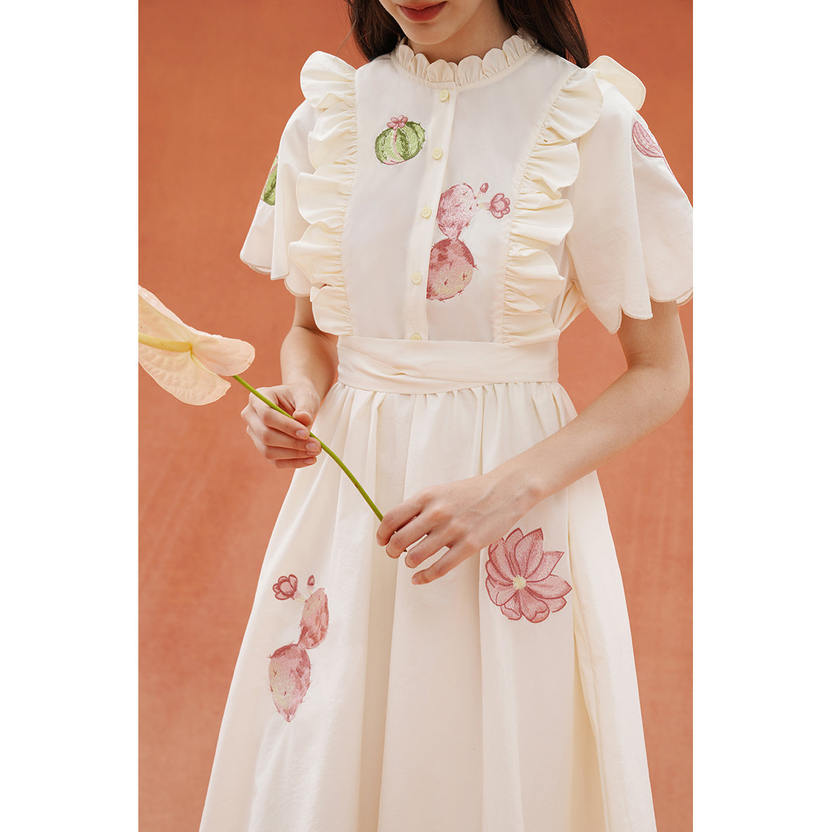 サボテンと花の刺繍レトロワンピース