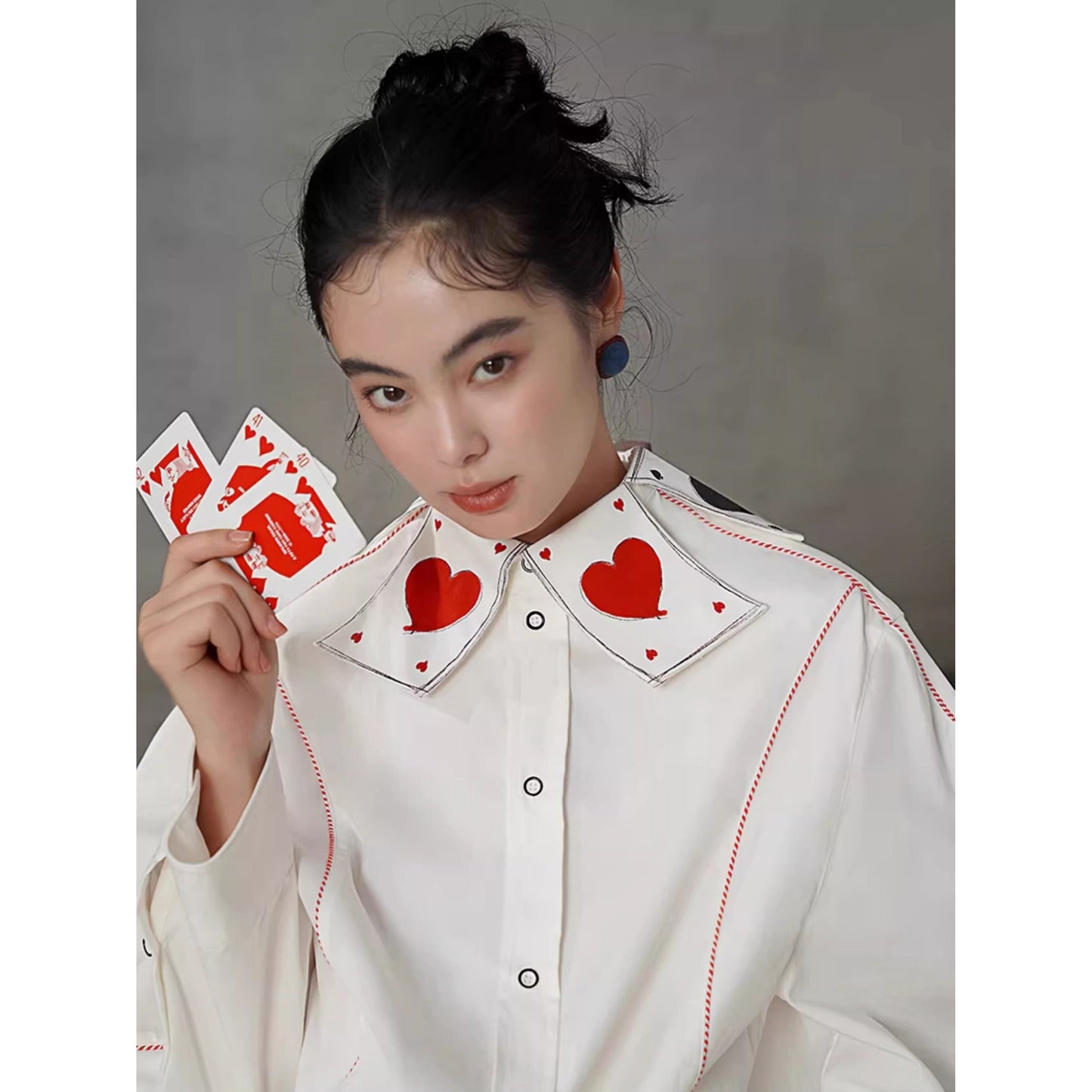 トランプのマークの刺繍ブラウス - White