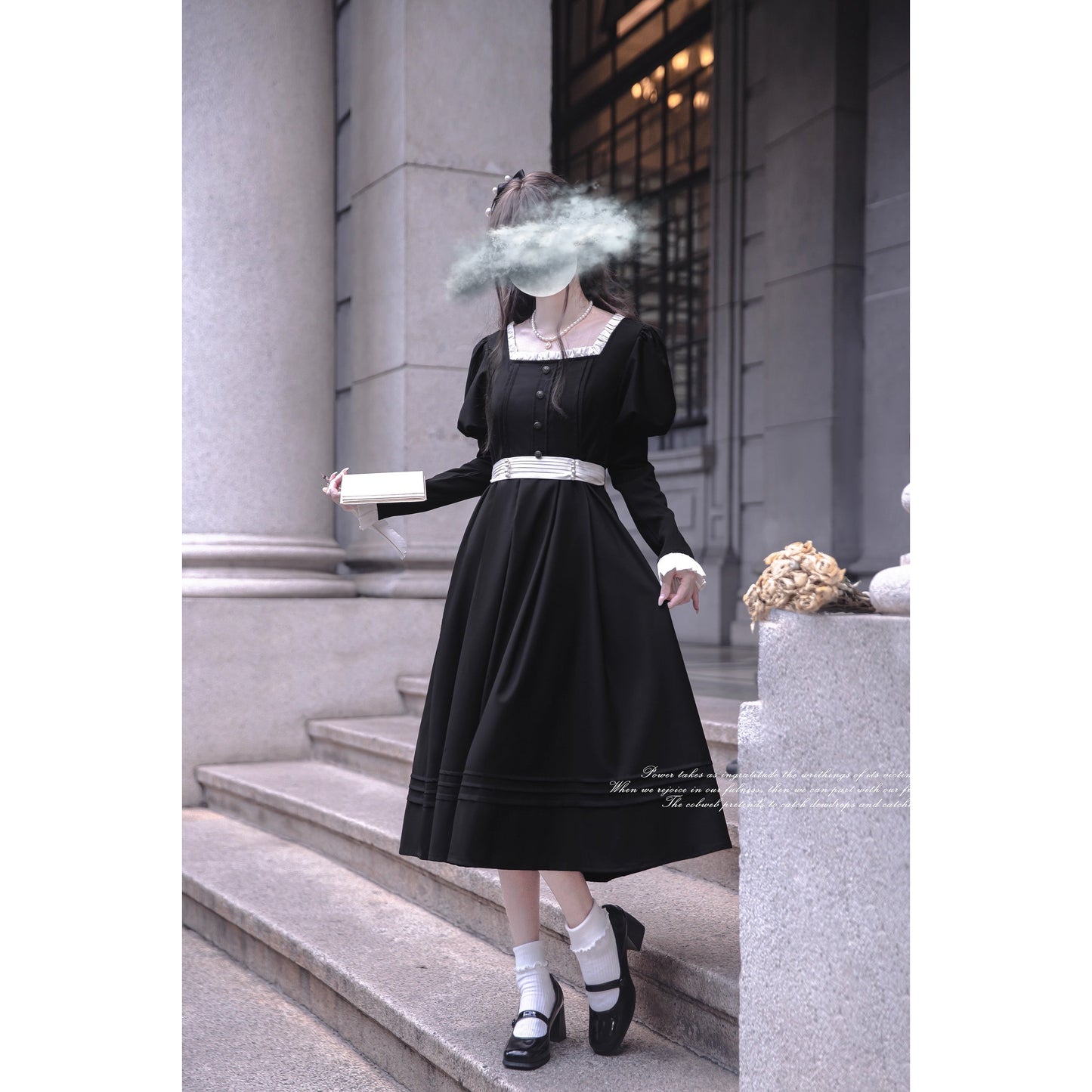 漆黒の舞踏会のクラシカルワンピース