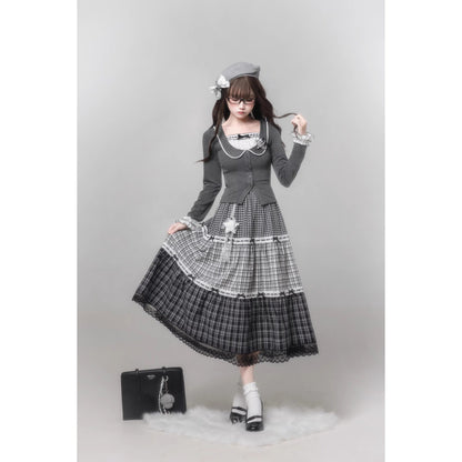 書斎のお嬢様のドッキングトップスとティアードスカート