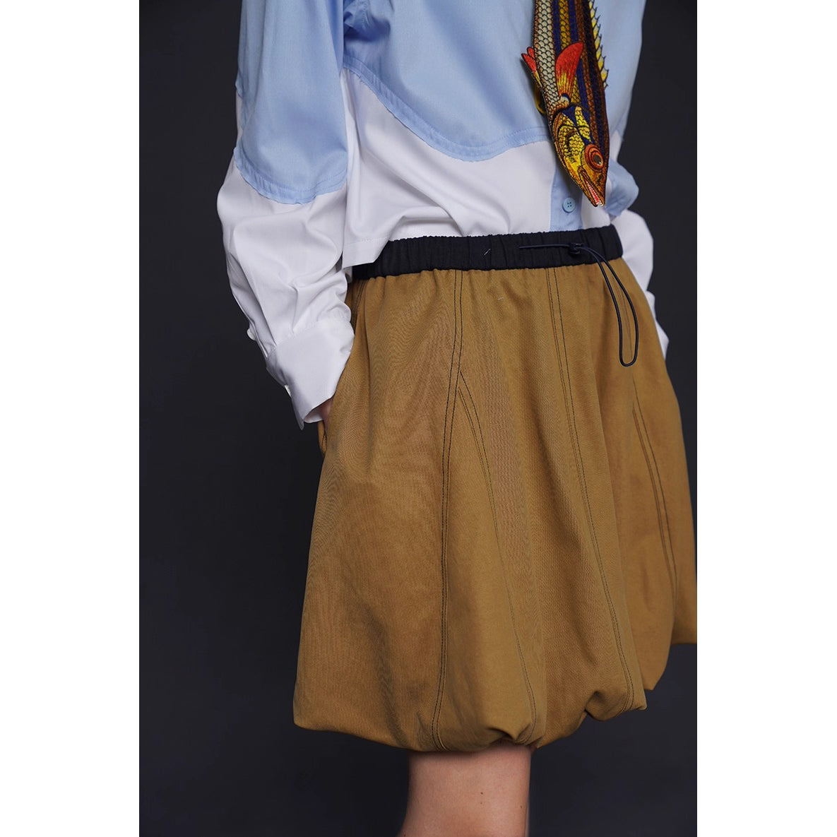 膨らむ風船のバルーンスカート