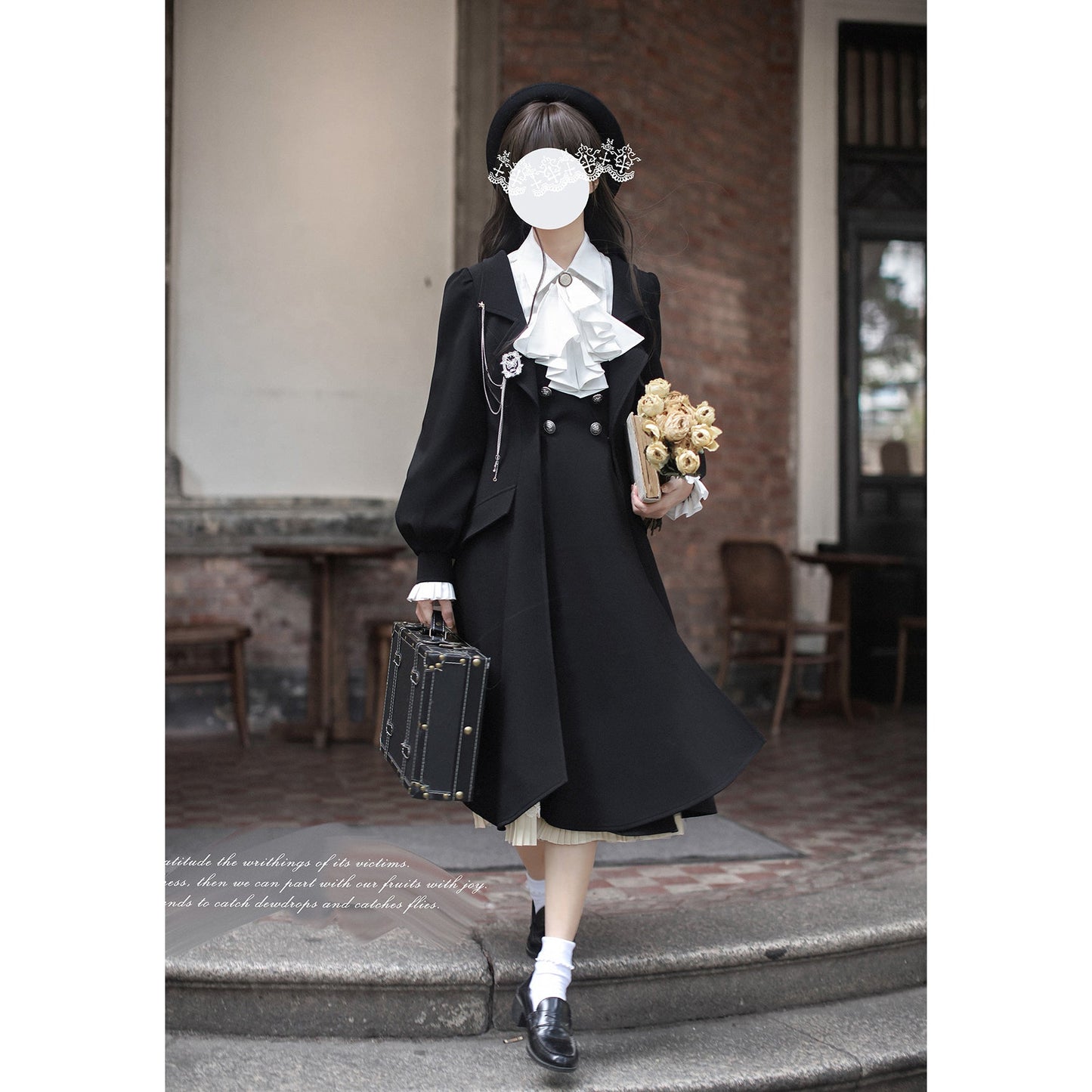 英国令嬢のクラシカルコートとジャンパースカートとブラウス