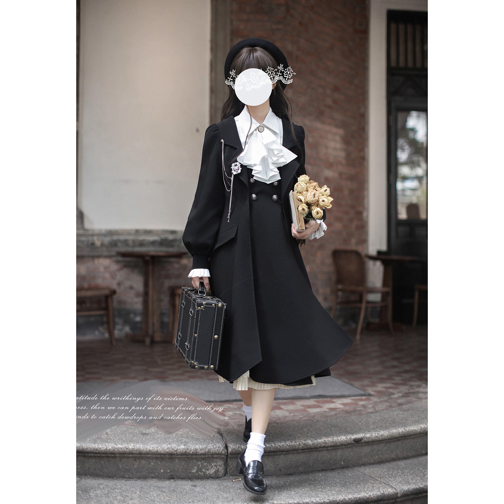 英国令嬢のクラシカルコートとジャンパースカートとブラウス