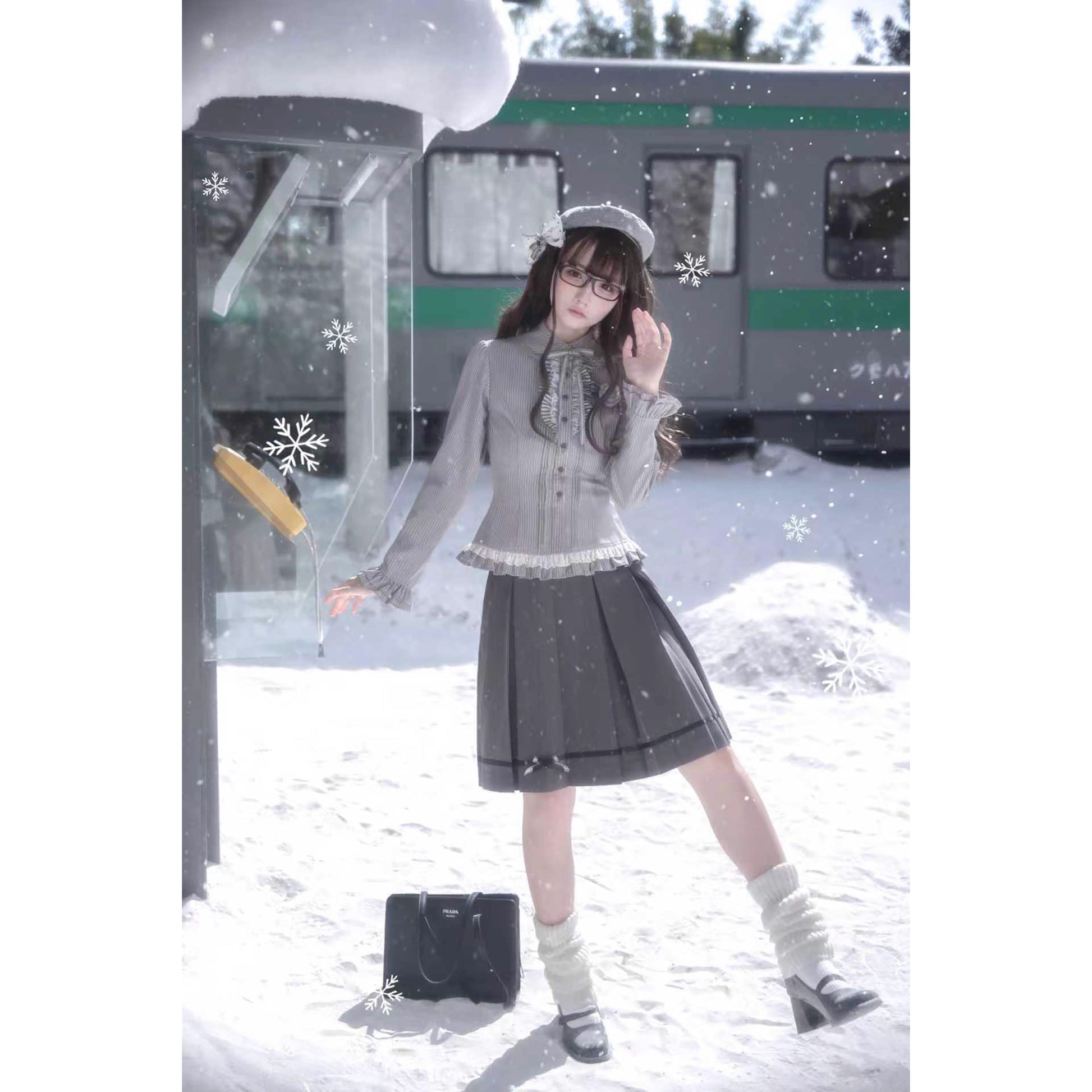 文学令嬢のジャケットとブラウスとプリーツスカート