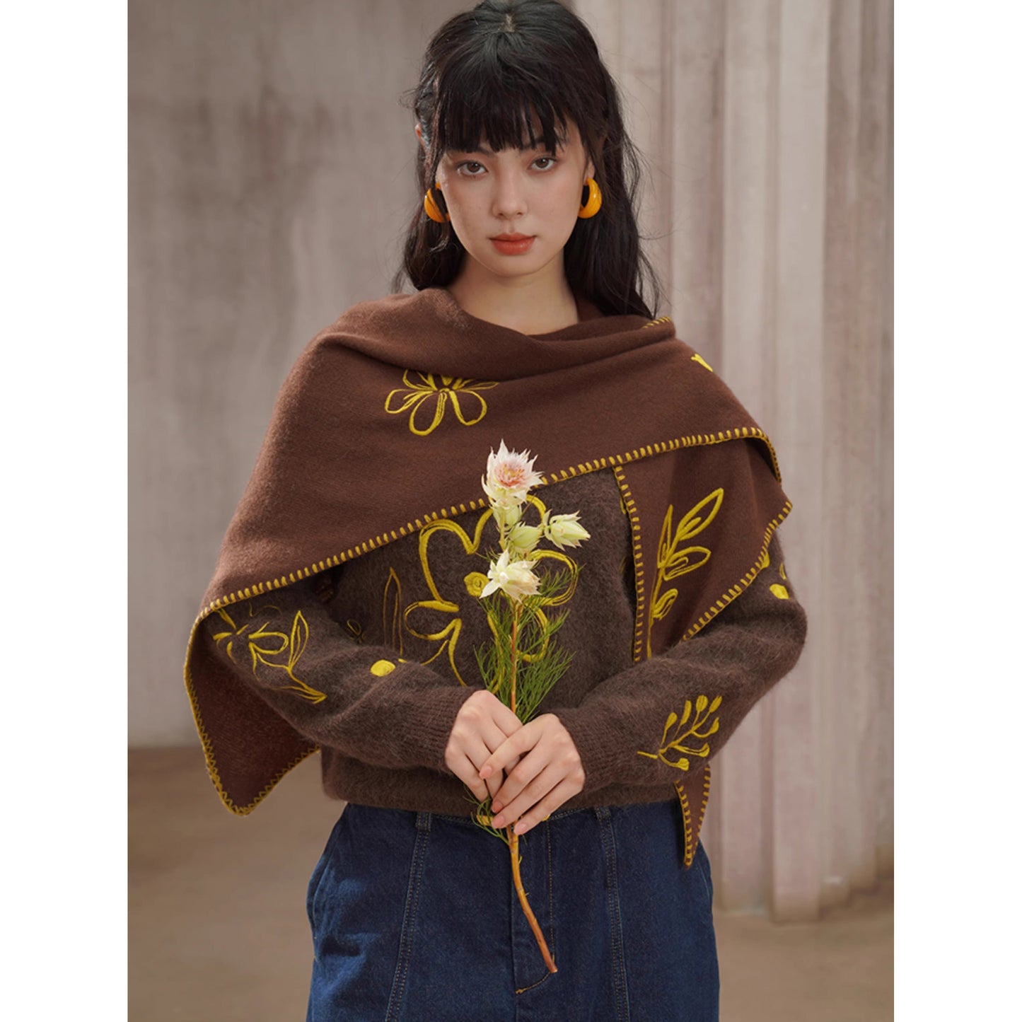 植物の刺繍ウールマフラー