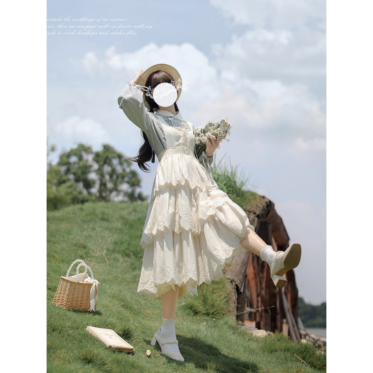 幻想曲を奏でる刺繍ジャンパースカートとブラウス