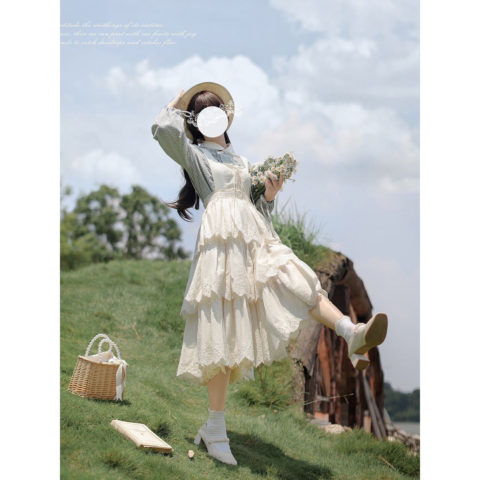 幻想曲を奏でる刺繍ジャンパースカートとブラウス