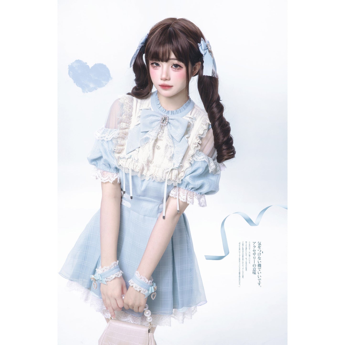 水色の天使の刺繍フリルワンピース