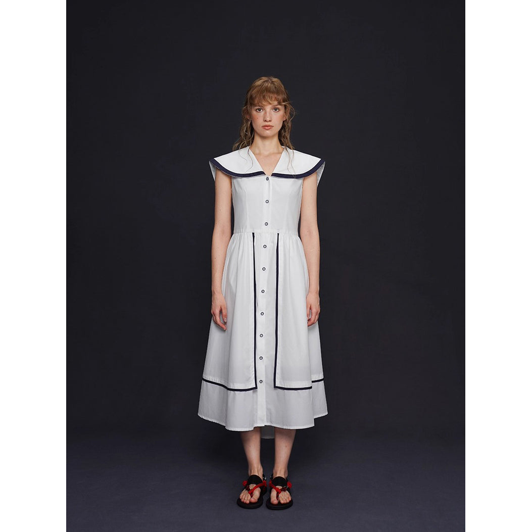 船乗り少女のセーラーワンピース