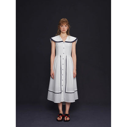 船乗り少女のセーラーワンピース