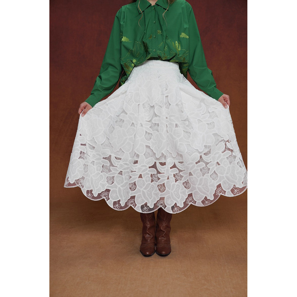 サボテンの花の刺繍レーススカート