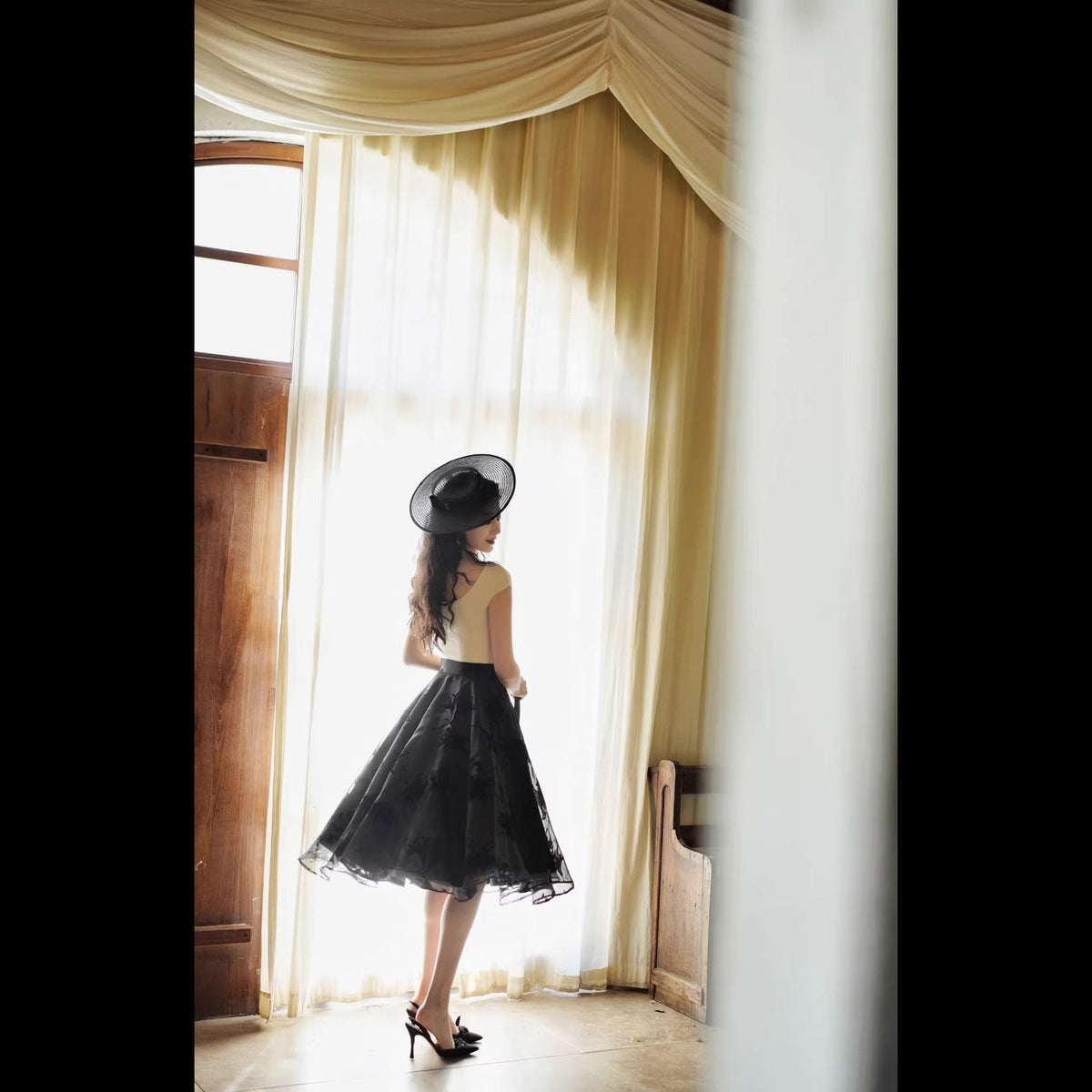 黒百合の花柄クラシックチュールスカート