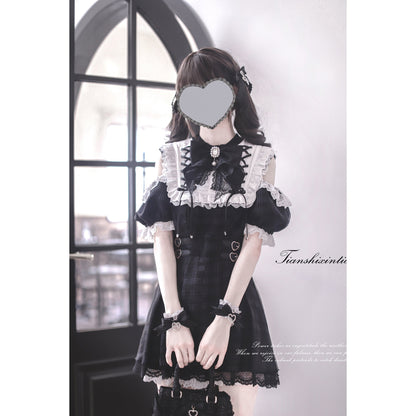 漆黒の堕天使の刺繍フリルワンピース