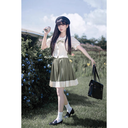 灰緑のお嬢様の文学セーラーブラウスとプリーツスカート