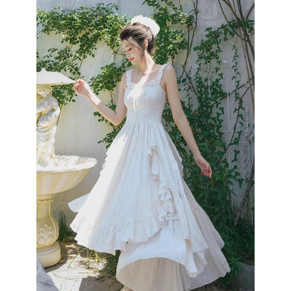 月光の花の刺繍ストラップワンピース