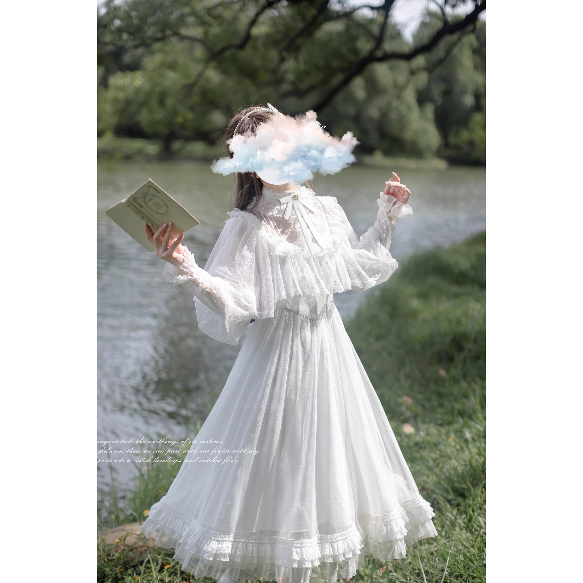 純白のお嬢様のチュールケープワンピース
