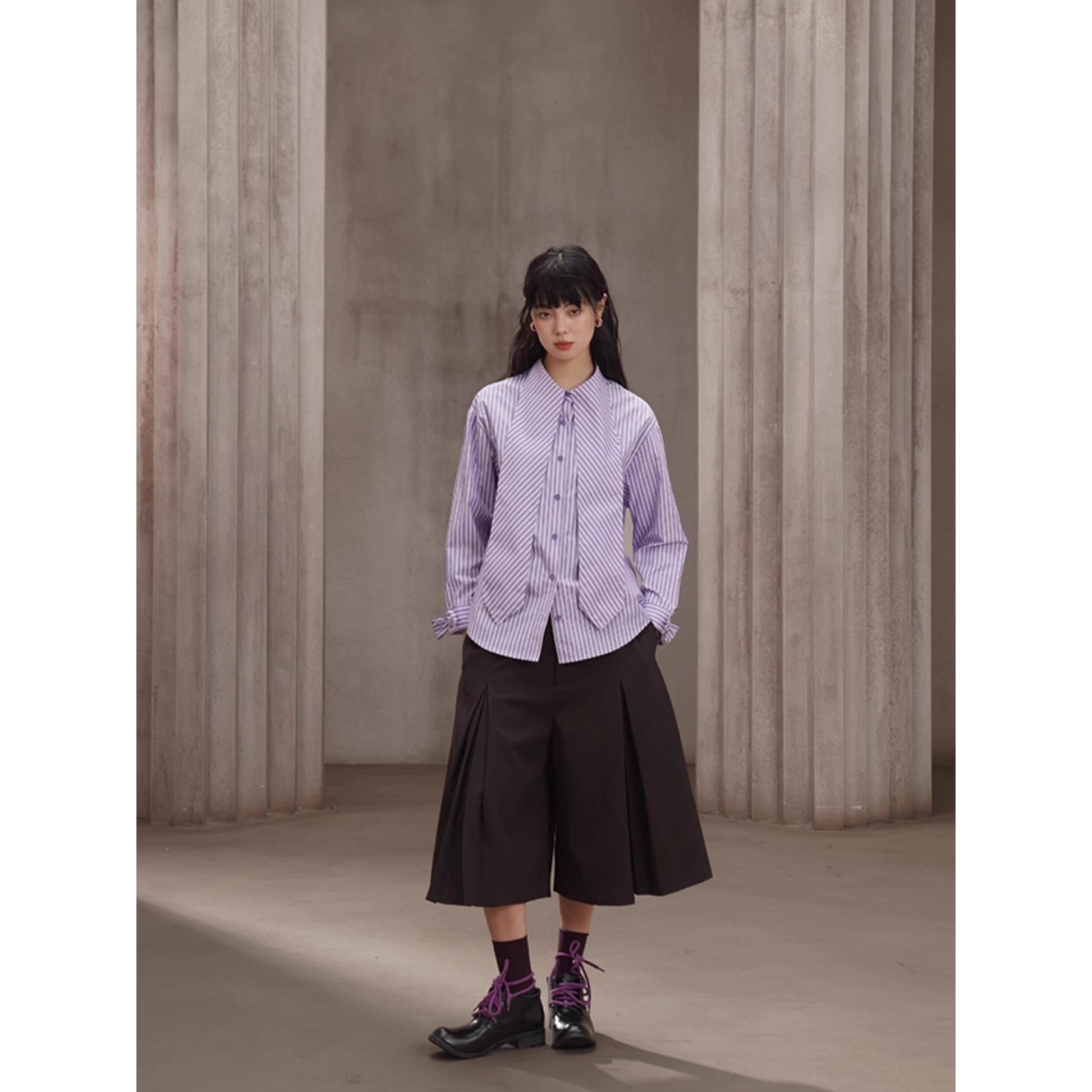 薄紫の縦縞ストライプブラウス