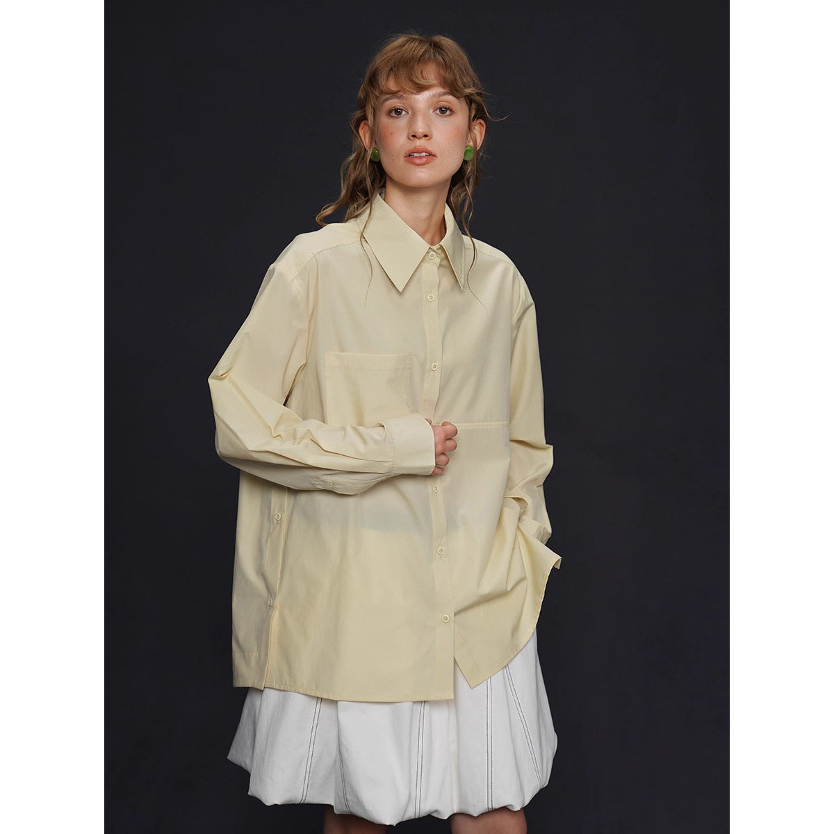 構築と余白のロングスリーブシャツ