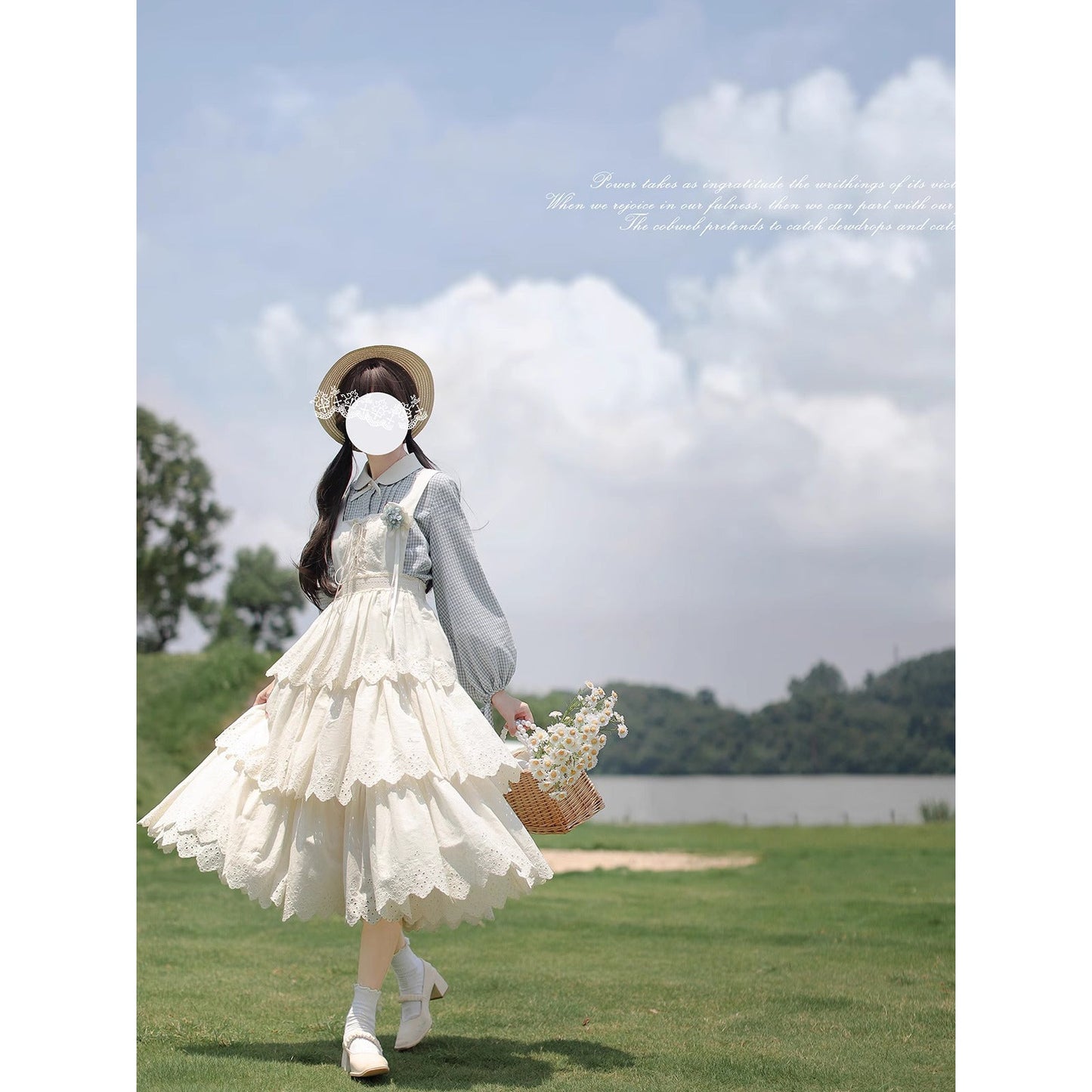 幻想曲を奏でる刺繍ジャンパースカートとブラウス