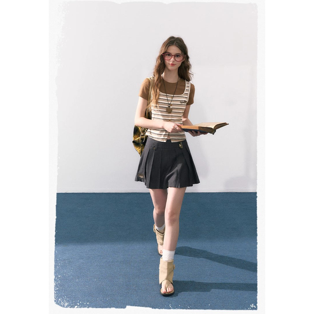 魔法学校のドッキングトップスとキュロットスカート