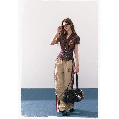 魔法学校のフリルチェックブラウス