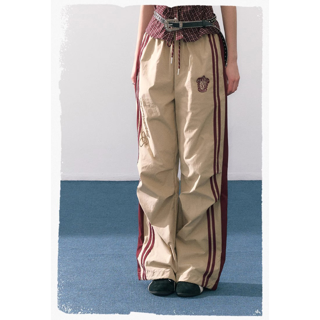 魔法学校のポロシャツと刺繍ロングパンツ