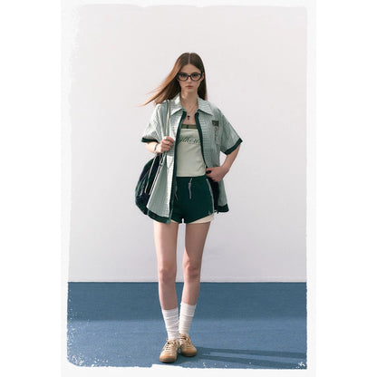 魔法学校の刺繍ストライプシャツとキャミソール