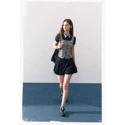 魔法学校のドッキングトップスとキュロットスカート