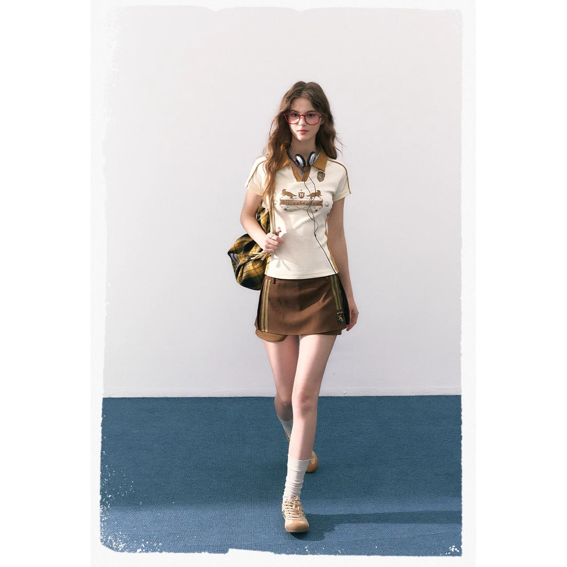 魔法学校のポロシャツとキュロットスカート