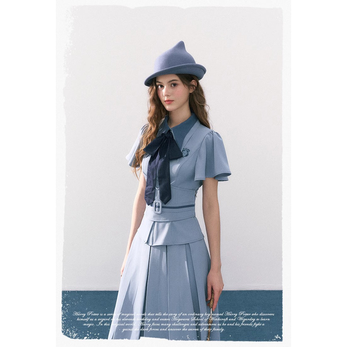 魔法学校の刺繍トップスとコルセットと刺繍プリーツスカート