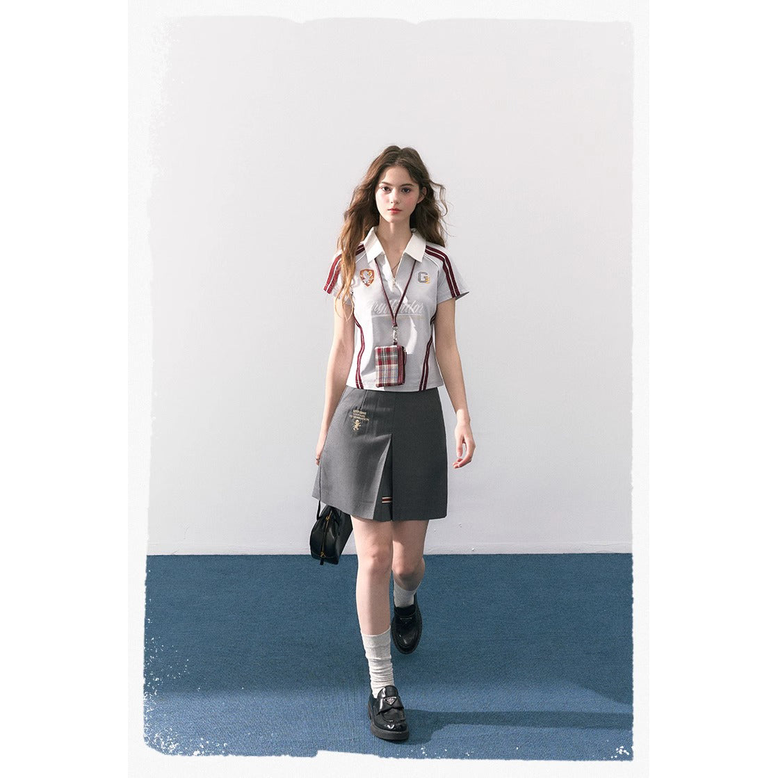 魔法学校のポロシャツと刺繍ロングパンツ